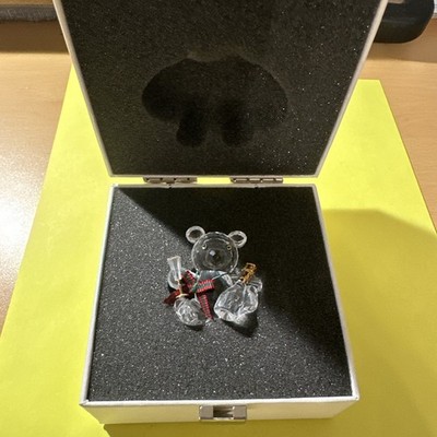 Swarovski Kris Bear Celebration Crystal Figurine Scarf 7637NR000005 Original box
