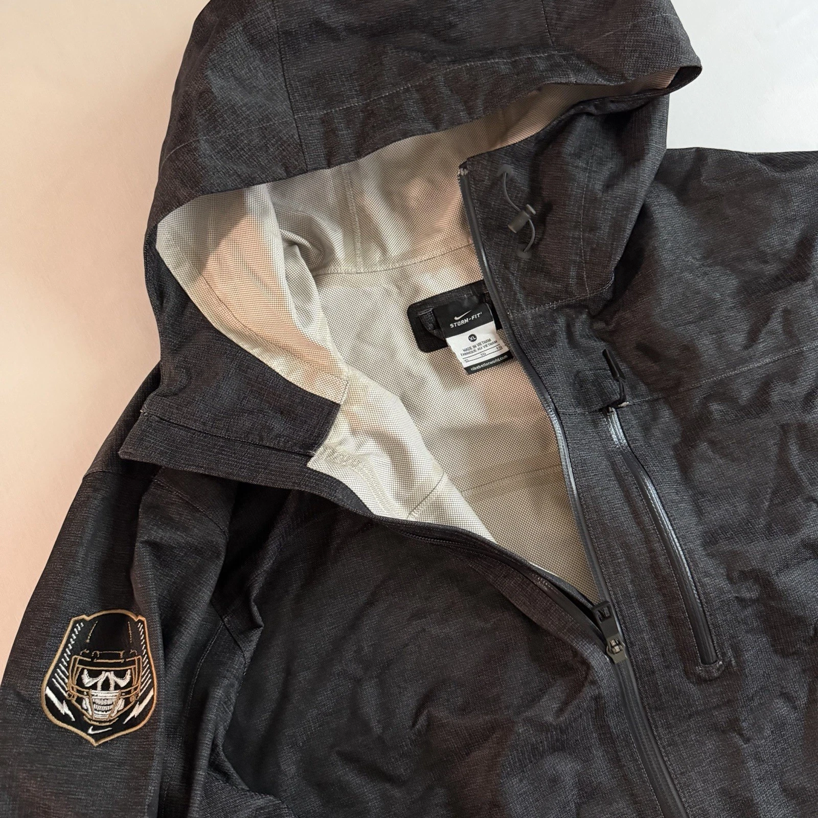 Nike Storm-Fit Rain Jacket Men XL Waterproof Taped Seams Football Skull Full Zip