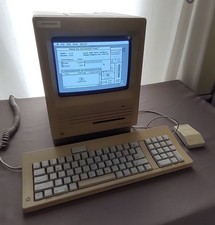 Apple Macintosh SE/20 Computer w/Mouse, Keyboard, travel bag