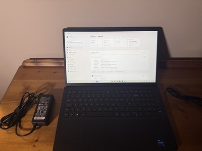 Dell Vostro 3520 Laptop 12. Gen Core i5-1235U 8GB Ram 256GB SSD 15,6 Zoll Full HD