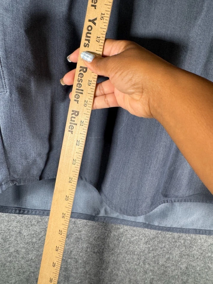 Figs Technical Collection Top Women Medium Gray Oversized Sleevless Scrubs - Image 4 of 4