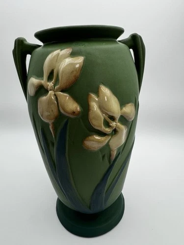 Roseville Pottery 1939 White Iris Sage Green Vase 924-9” Repro 10” Tall, Vintage