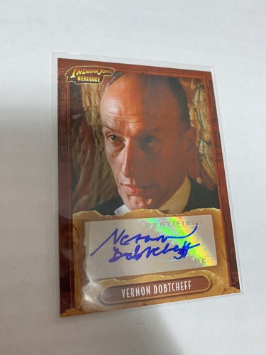 Tarjeta coleccionable Topps autografiada de Vernon Dobtcheff Indiana Jones 2008
