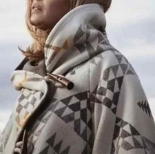 Women Kelly Reilly Beth Dutton Yellowstone Gray Hooded Poncho Coat