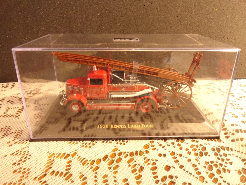 1:43 YAT MING DENNIS LIGHT FOUR 1938 (2..) - Image 2 of 4