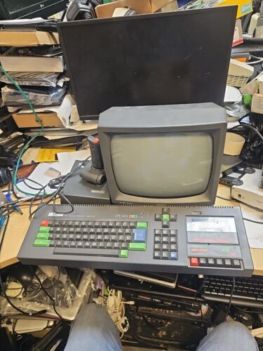 Ordinateur Amstrad CPC 464 avec moniteur GT 65, joystick, modulateur MP-2 - NON TESTÉ. - Photo 1/17
