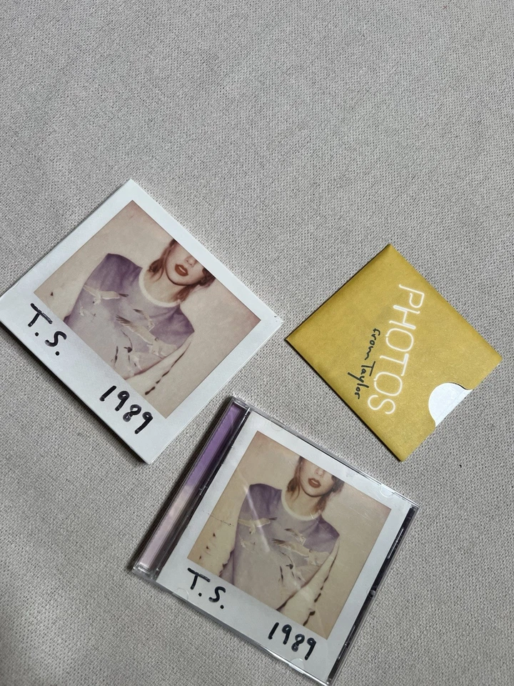 Taylor Swift T.S. 1989 CD with 13 Polaroids # 1-13 with Slip Cover Foto 4 de 4