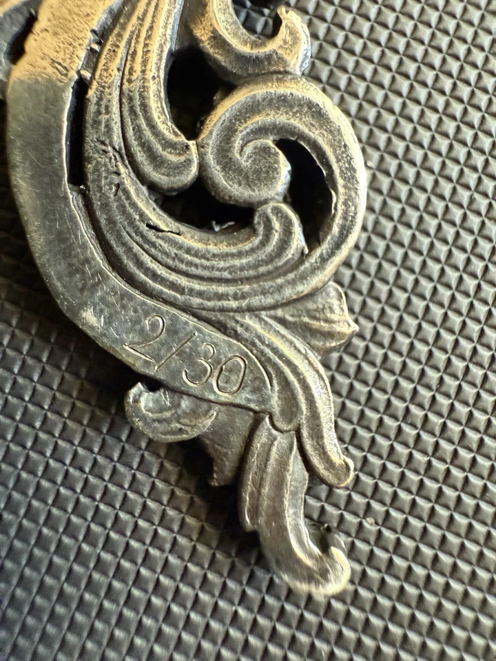 Colgante de plata esmeralda y .925 - Raro 2/30 con cadena a juego. Artista: @raftark Foto 3 de 4