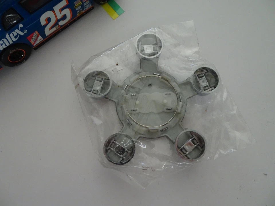 Audi A8 A6 A5 A4 2007-18 A3 Q5 S4 S5 S8 TT tapa central de rueda OEM # 4F0 601 165 N Foto 2 de 2