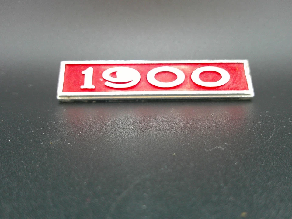 Emblema vintage Opel 1900 Fender emblema vermelho cromado 8 956 420 década de 1970 GM original - Imagem 3 de 4