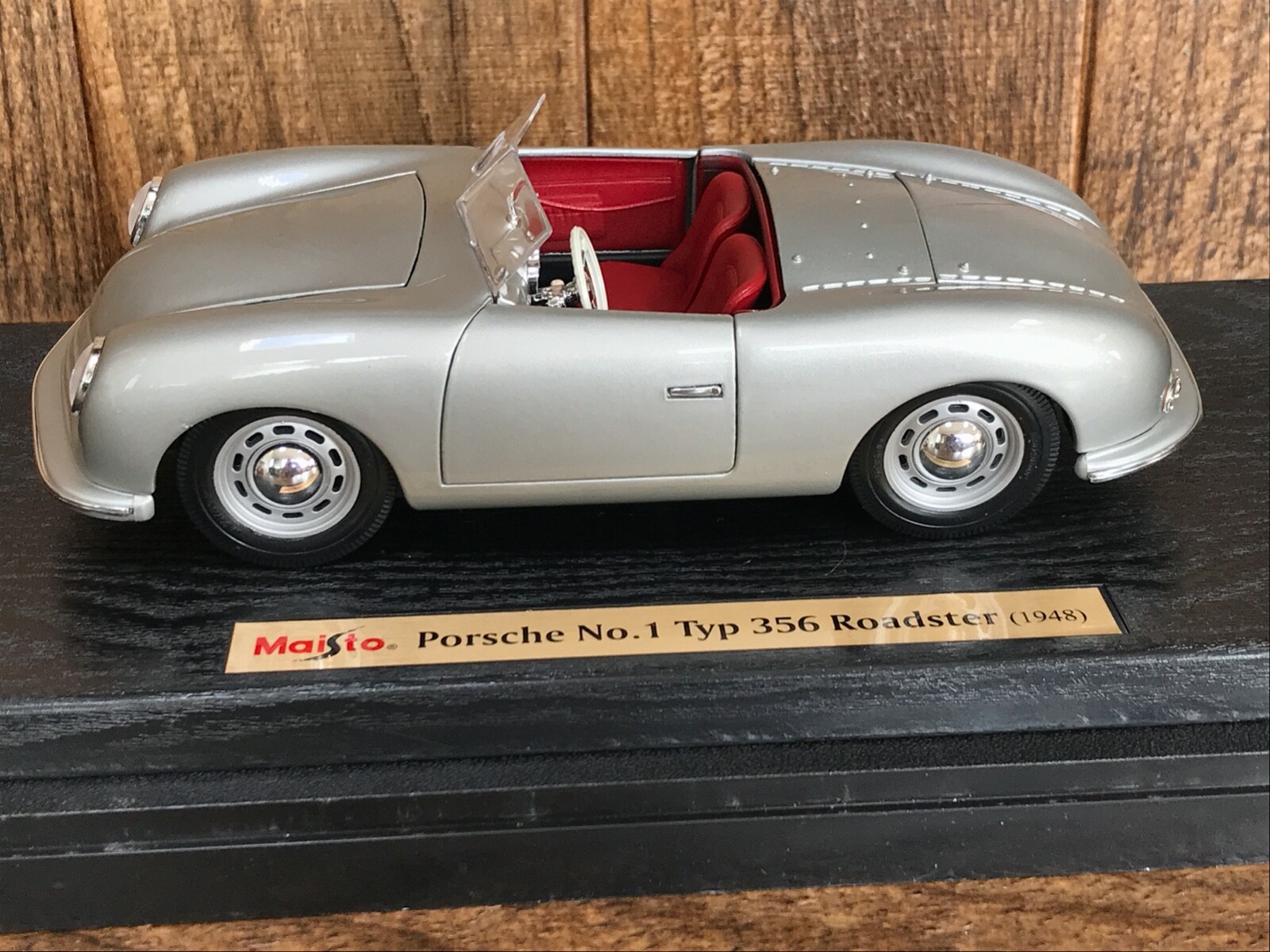 Maisto Special Edition 1948 Porsche 356 Roadster Silver 1:18 Scale Diecast Model