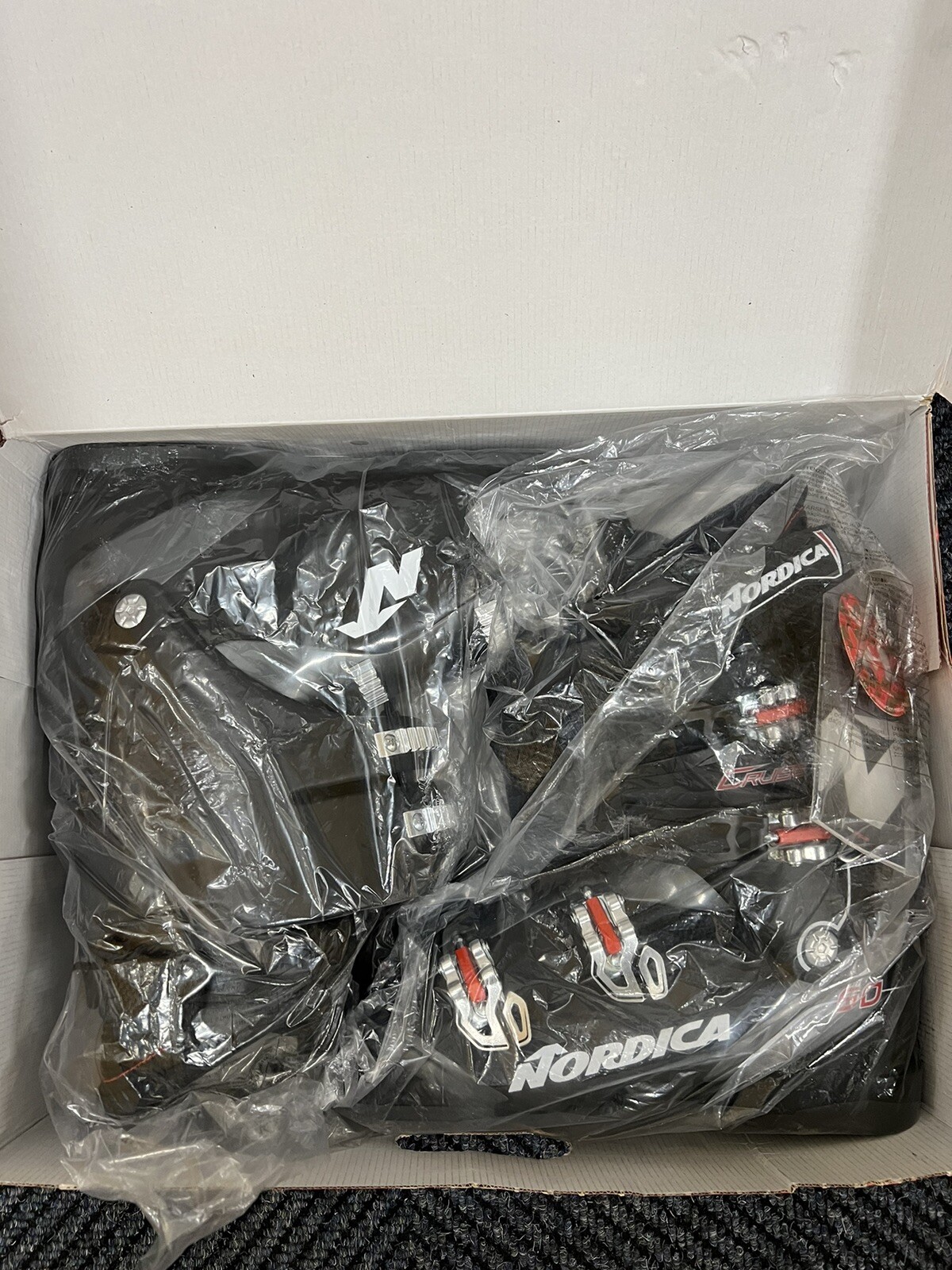 SALOMON Nuovi scarponi da sci Nordica The Cruise 60 2023