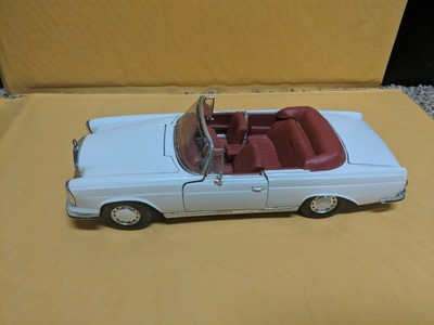 maisto mercedes benz 280se 1966