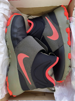 Nike Roshe Mid Winter Stamina GS Black Trail Boots Boys (Size: 7Y) 859621-003