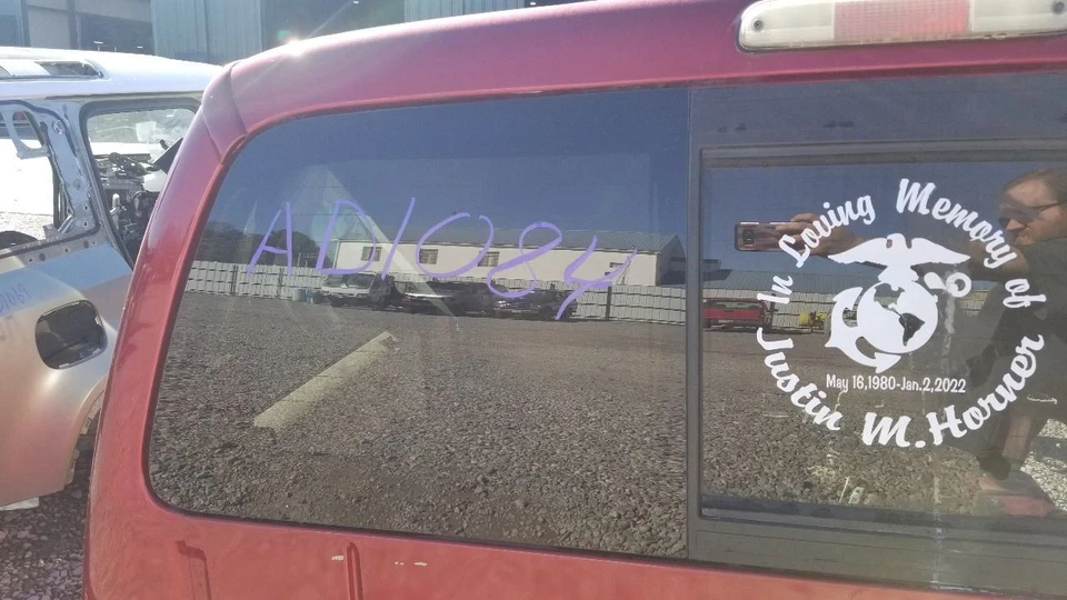 16 FORD F250 SUPER DUTY SLIDING POWER CENTER REAR BACK GLASS WINDOW - Image 2 of 4