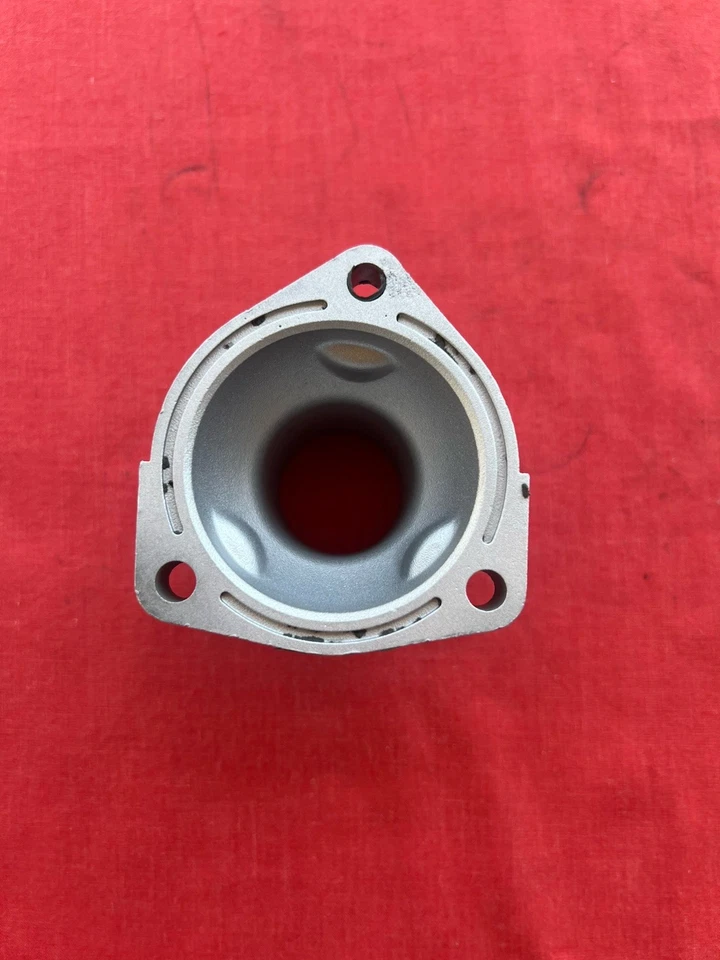 Крышка корпуса термостата от оригинального производителя для Nissan Altima 1993-2001 - Изображение 2 из 2