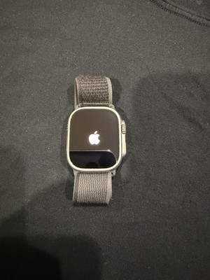 Apple Watch Ultra 1st Generation 49mm Titanium LTE/GPS, Unlocked