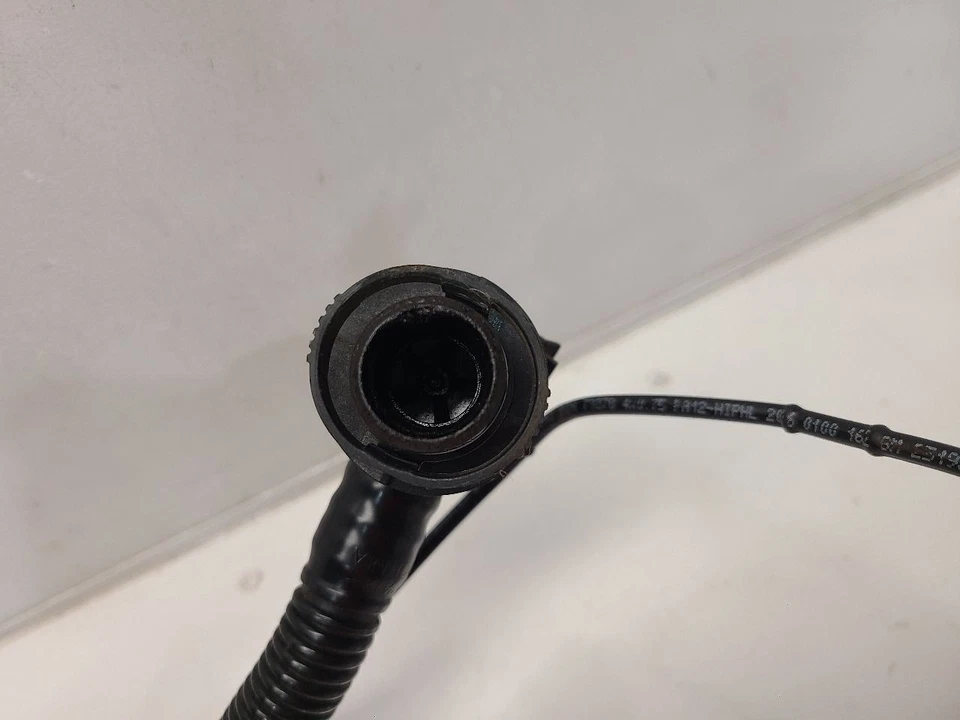 2017 Chevrolet Trax (1.4L / AT) PCV Tubo PN: 25193343 Foto 4 de 4