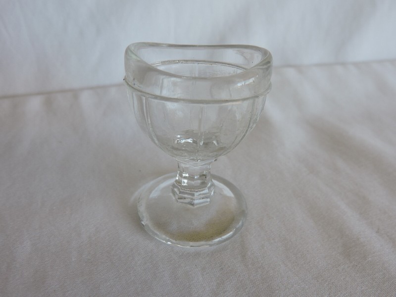 Clear Glass Vintage Eye Wash Cup with Pedestal