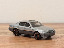 1992-1994 LEXUS LS 400 1/64 SCALE LIMITED COLLECTIBLE DIORAMA DIECAST. Loose
