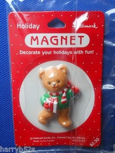 HALLMARK CHRISTMAS FRIDGE MAGNET Papa Bear w Present REFRIGERATOR MAGNET-NOC