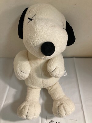 KAWS PEANUTS UNIQLO Limited Black White SNOOPY Plush Doll stuffed