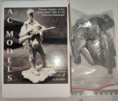 AC Models 1/16 Finnish Corporal with Pipe at Rest 1941-44