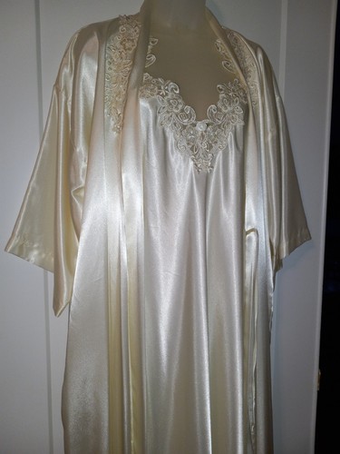 Vintage California Dynasty White Satin Sequins Bridal Nightgown Peignoir Set M/L - Picture 2 of 14