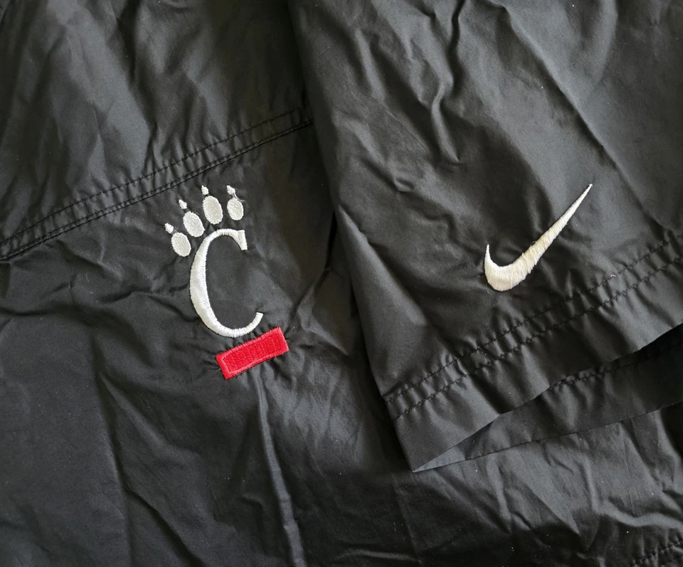VTG Nike Team Authentic Cincinnati Bearcats Pullover Black Jacket Men’s Large - Image 3 of 4