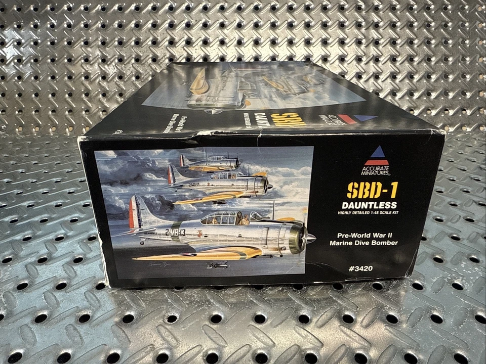 Accurate Miniatures масштаб 1/48 SBD-1 Dauntless - набор для запуска модели (без наклеек) - Изображение 3 из 4