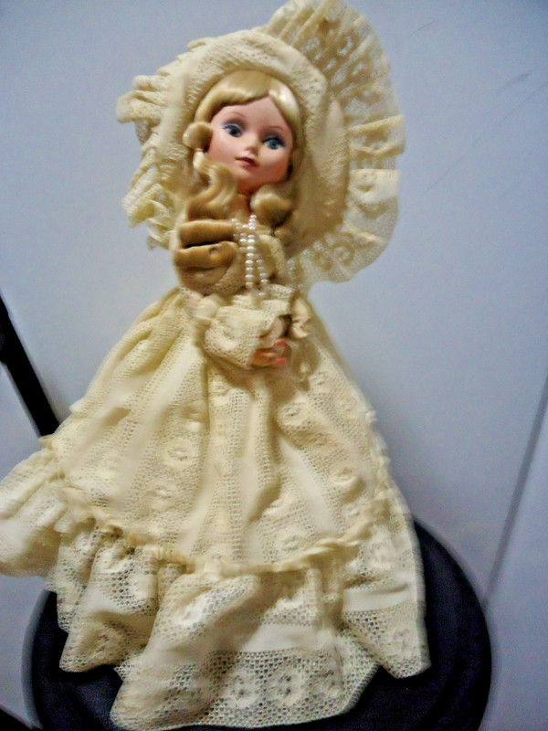 Bradley Bride Southern Belle Doll Korea Vintage 12" w/Stand, Pearls and ringlets