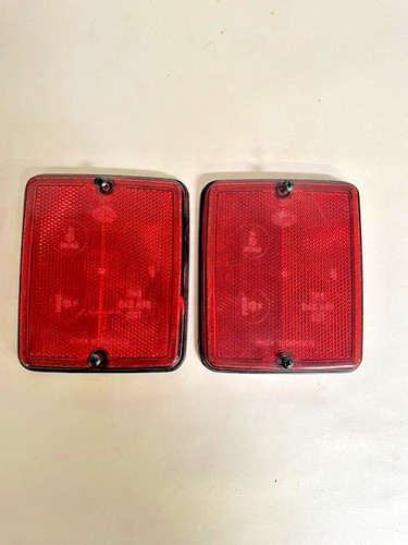 HELLA RED REFELECTORS 8RA003 660-007 LOT OF 2