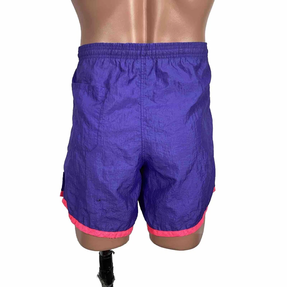 Pantalones Cortos de Fútbol Vintage Años 80 Estampado Umbro Neón Púrpura Rosa Arena Talla Mediana Para Hombres EE. UU. Foto 2 de 4
