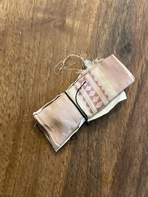 Relique Religieuse Conservée – Avec Morceau De Papier Et Reliquaire – Origine France