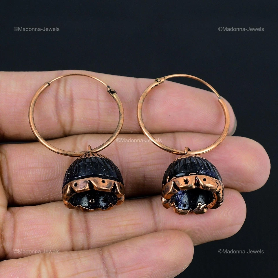 Pendientes redondos de piedra solar azul hechos a mano colgantes electroformados joyería cobre Foto 4 de 4