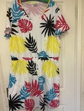 BPC White Flower  Colourful Dress 2XL  Short Sleeve V Neck