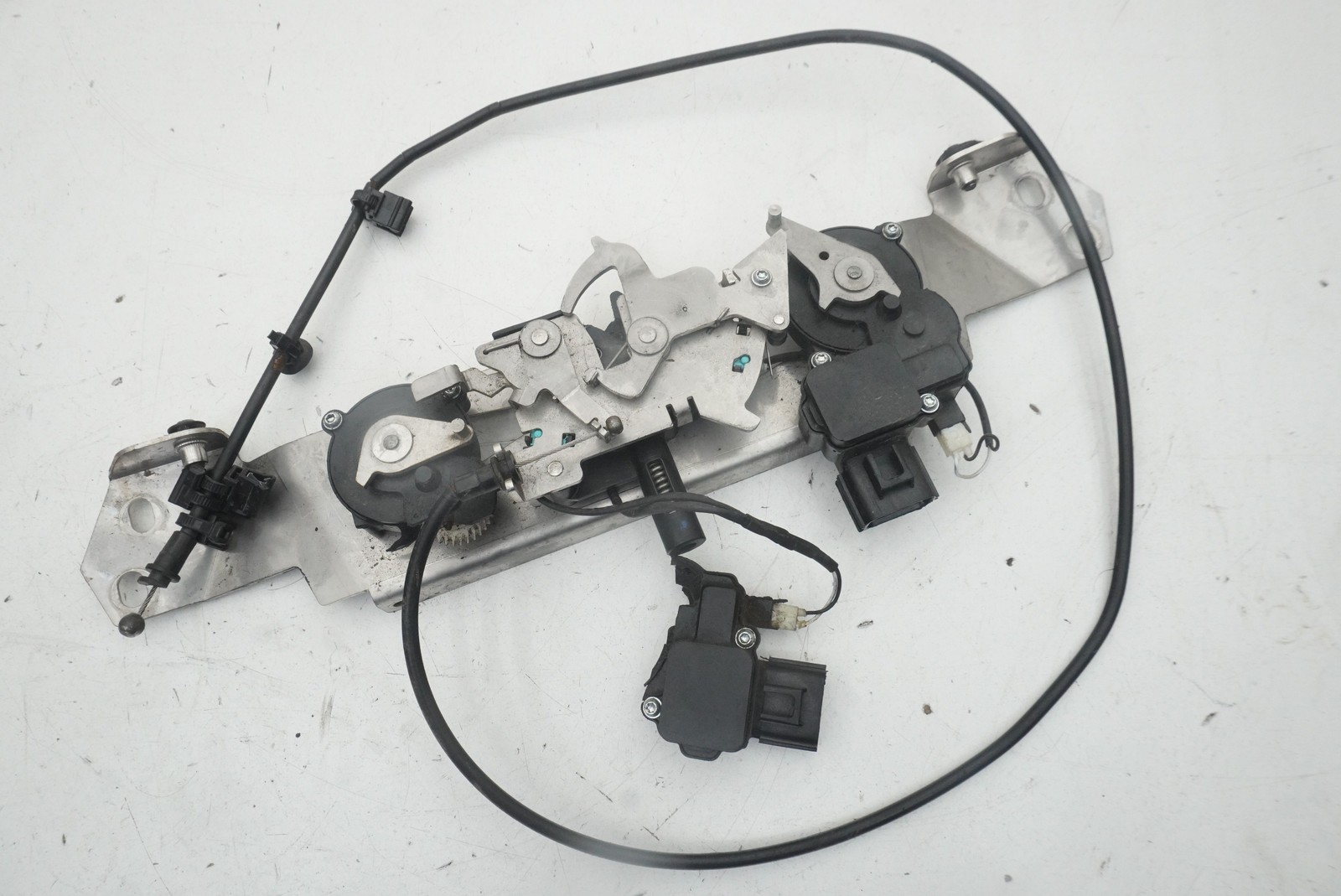 McLaren 750S 2025 Front Door lock actuator P/N 14AD446CP