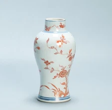 Antique Kangxi Period Small Vase Blood and Milk Rouche de Fer Flowers China