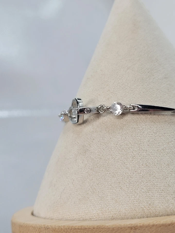 Brazalete Modernista Plata de Ley 925 2 Corazones en 1 Acentos Cristal Transparente 7"-8" Foto 4 de 4