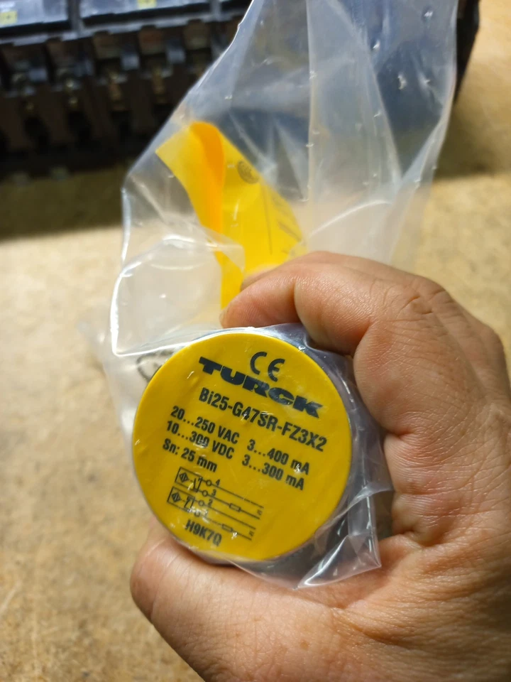 Turck BI25-G47SR-FZ3X2 Inductive Prox Sensor - Image 2 of 2