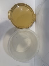 Tupperware Cake Taker Round 684-7 Carrier W Lid