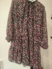 ZARA Blusenkleid Schwarz Pink Weiß Blumen Ru...
