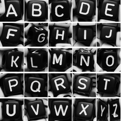 50/100 Stck. 6 mm Schwarz Würfel Einzel & Gemischte Buchstaben Acryl Alphabete Perlen