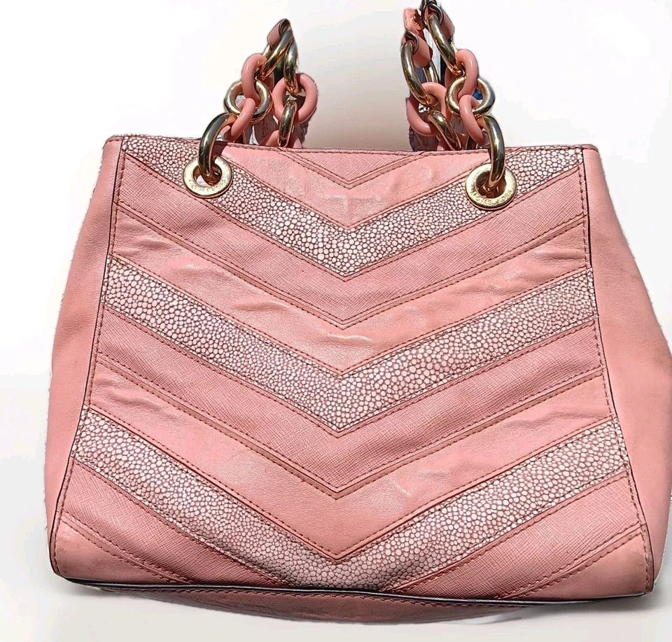 Cartera Michael Kors Rosa Cynthia North South Cierre a Presión  Foto 4 de 4