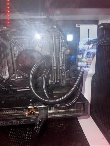NZXT Streaming Plus Bld Kit Custom Gaming PC – RTX 3070, Ryzen 7 5700X, 1TB SSD - 第 4/6 張圖片