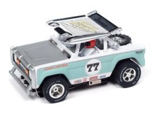 Auto World SC407-1GRN Xtraction 1972 Ford Baja Bronco HO Scale Electric Slot Car