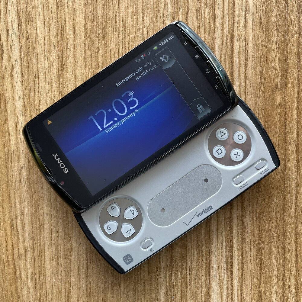 Sony Ericsson XPERIA PLAY R800i Black White Android Classic
