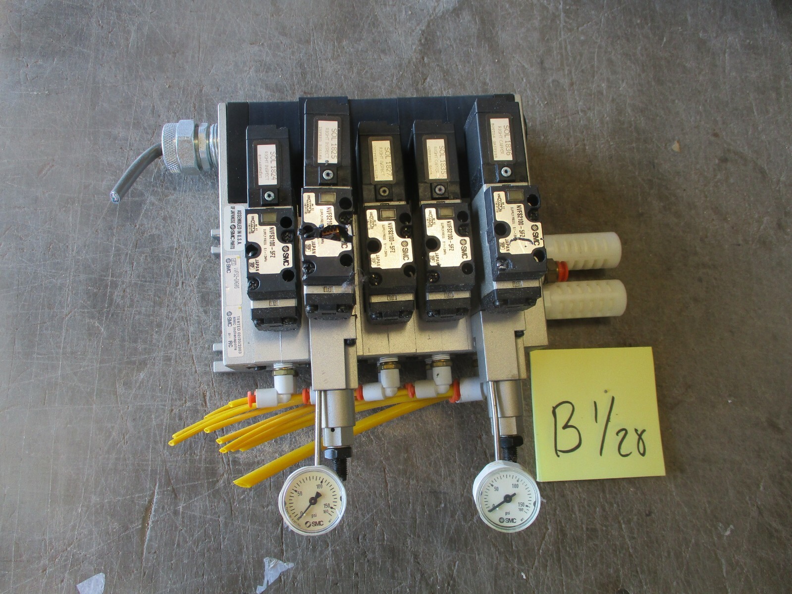Used SMC VVFS2-GAG05 Manifold, Damage to 1 Switch