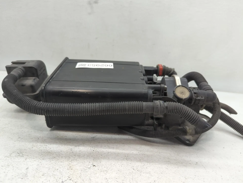 Toyota Corolla 2010 bote de carbón de vapor de combustible CU9VH Foto 3 de 4