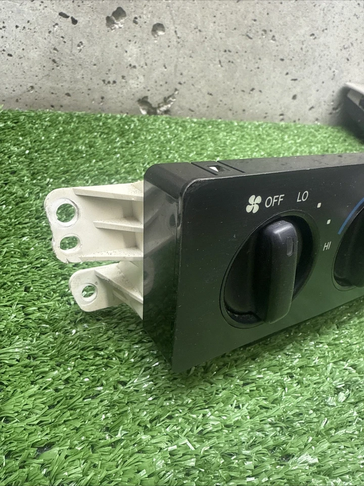 1995-1999 Toyota Avalon AC Climate Heater Temperature Control Unit OEM - Image 2 of 4